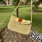 Bolsito rectangular con flores y rosa
