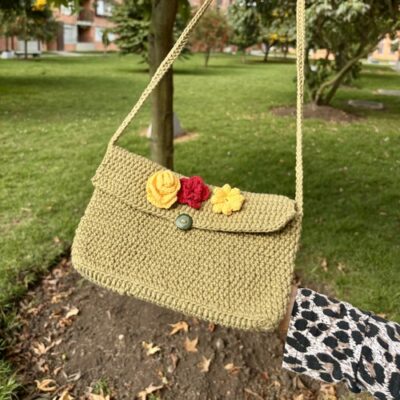 Bolsito rectangular con flores y rosa